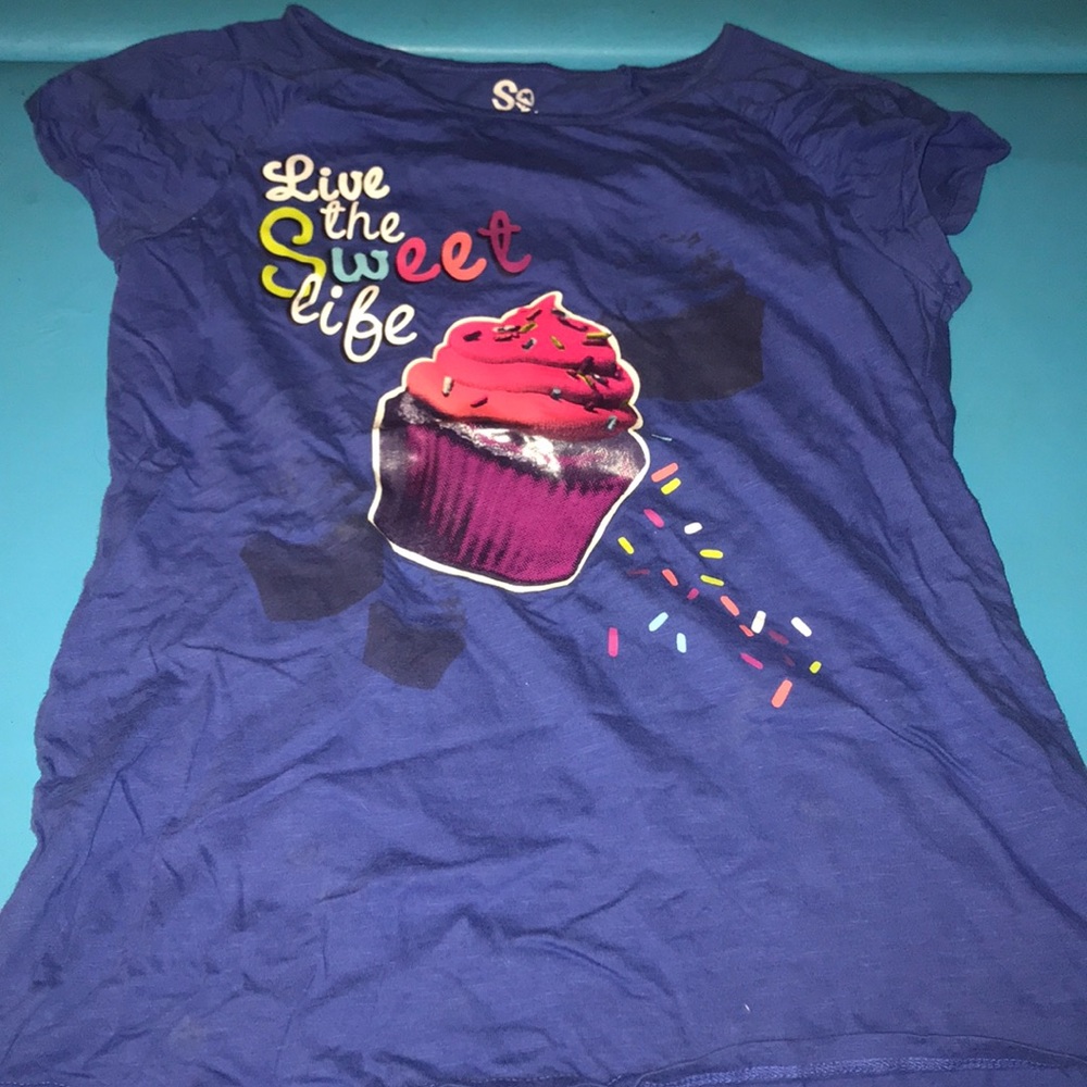 cute girls shirt! size 16 1/2